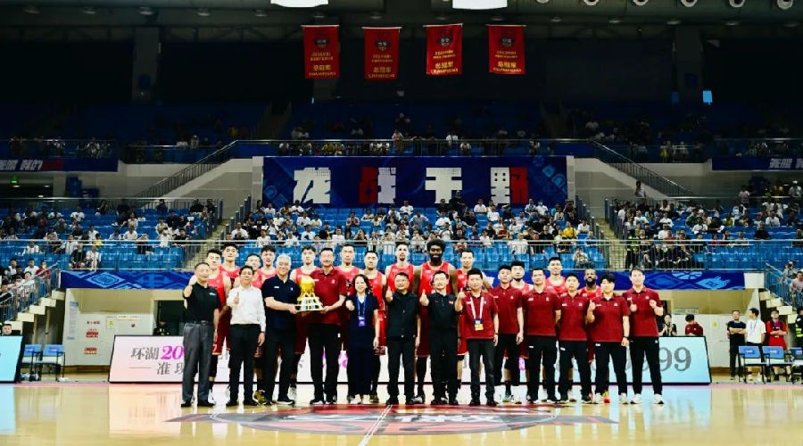 中国篮球联赛冠军奖杯设计亮相 中国篮球联赛冠军奖杯设计亮相