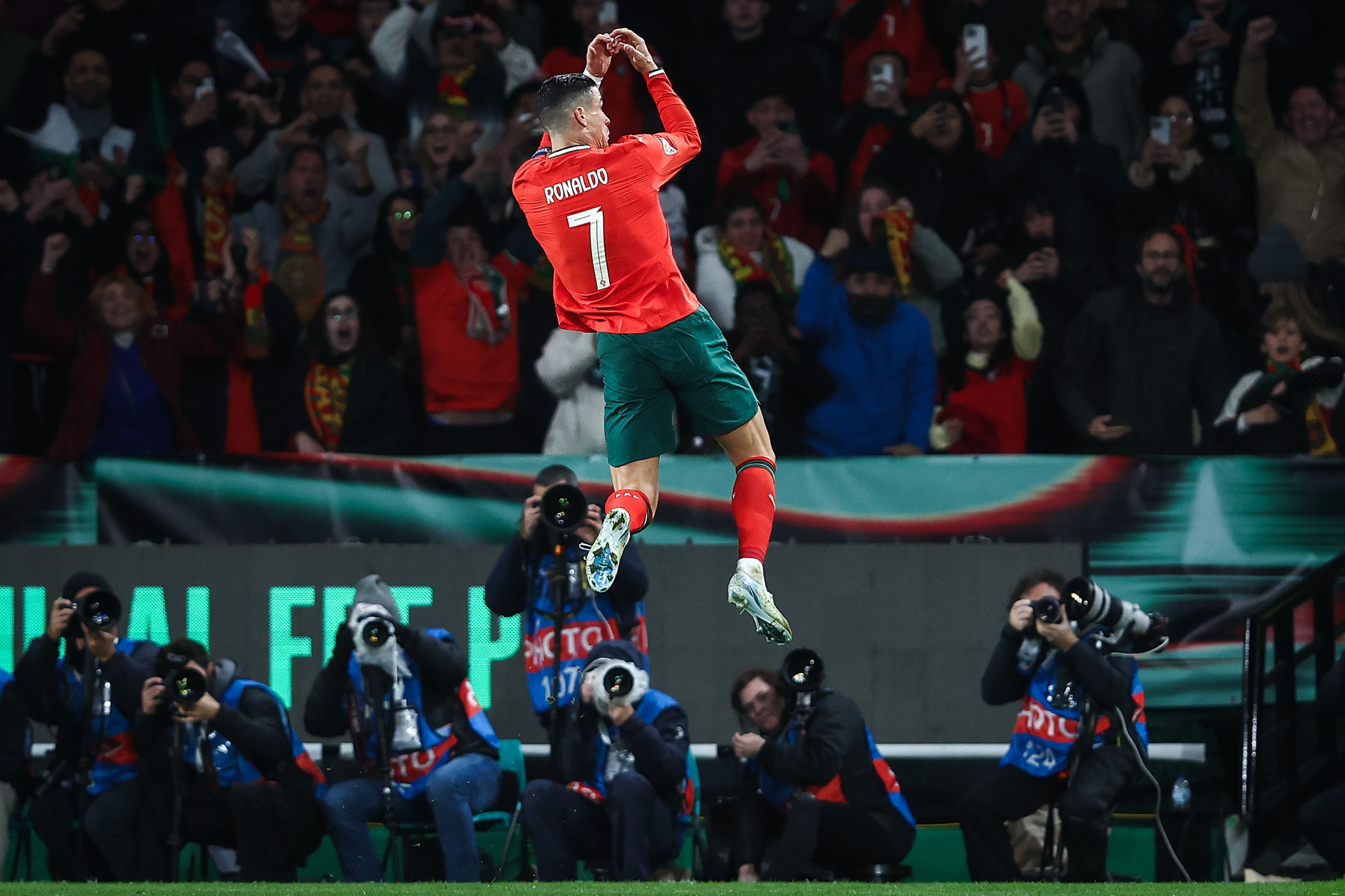 九游体育官方入口-葡萄牙队锋线疲软,东欧劲旅挑战欧预赛的简单介绍