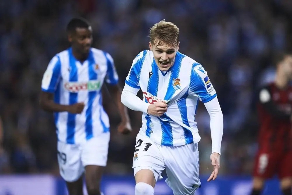 包含赫罗纳连胜势头明显，主场再获胜利的词条