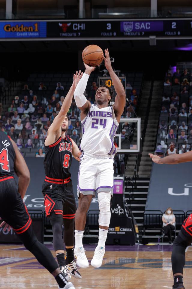 九游体育官方登录入口-关于怀特日令三联盟年让日出一篮球人领消的信息