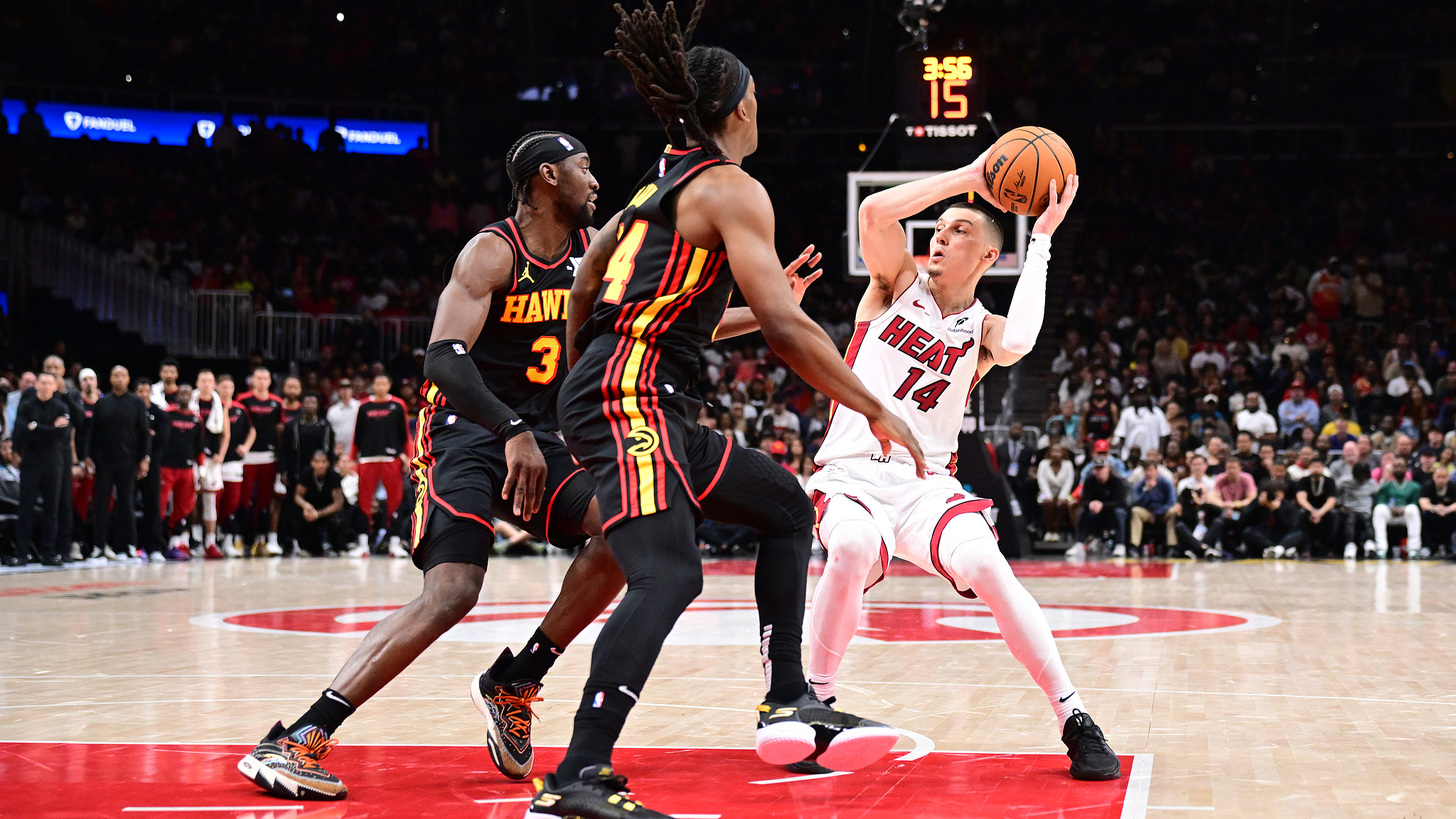 热火客场大胜魔术稳固季后赛的简单介绍