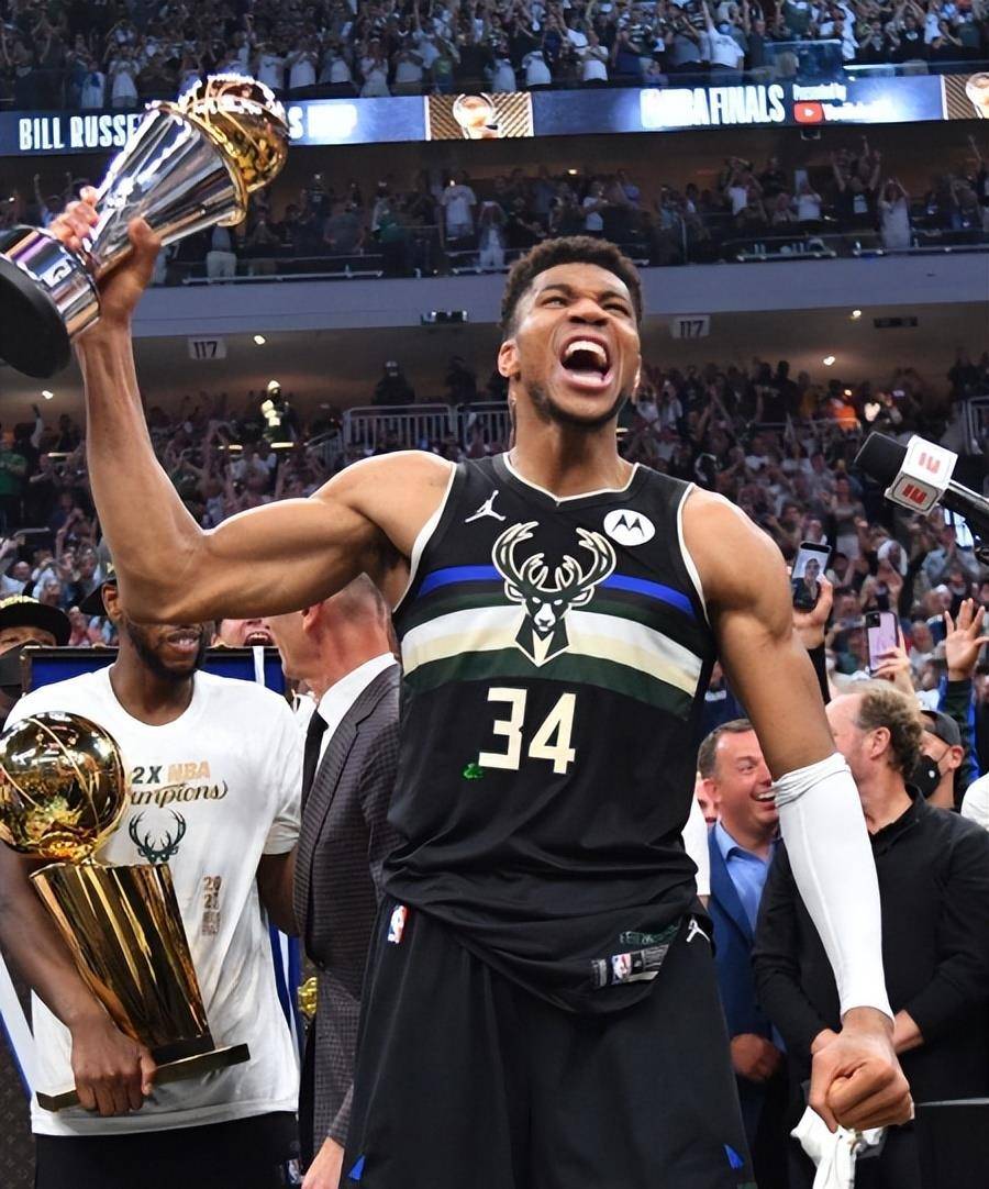 雄鹿主场告捷，字母哥高开低走稳中求胜的简单介绍