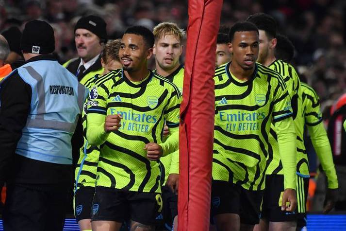 九游体育app-包含南安普顿客场败北，英超降级残酷阴影笼罩的词条