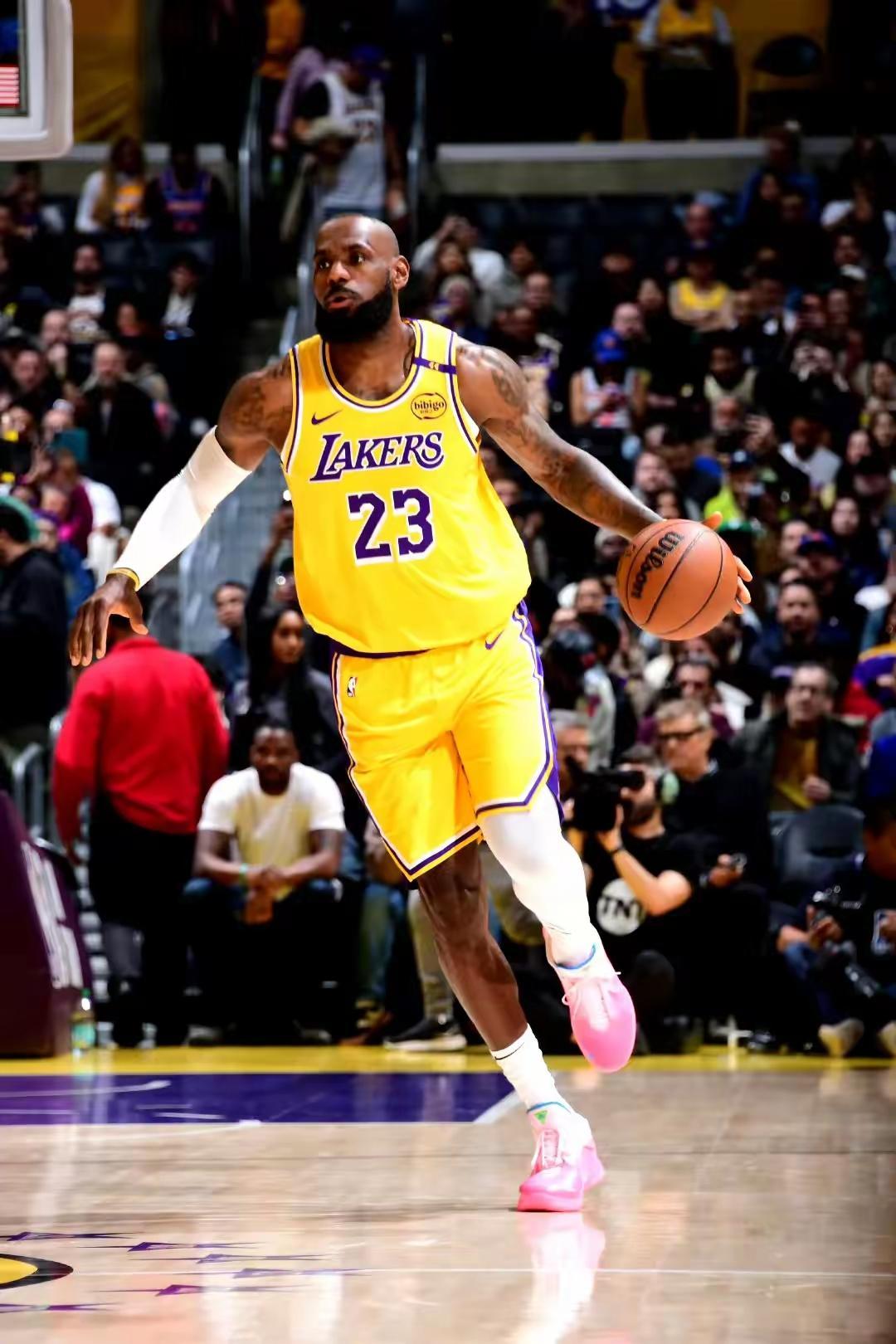 马德里市德比再次爆发,詹姆斯上演关键进球!的简单介绍 马德里市德比再次爆发,詹姆斯上演关键进球!的简单介绍